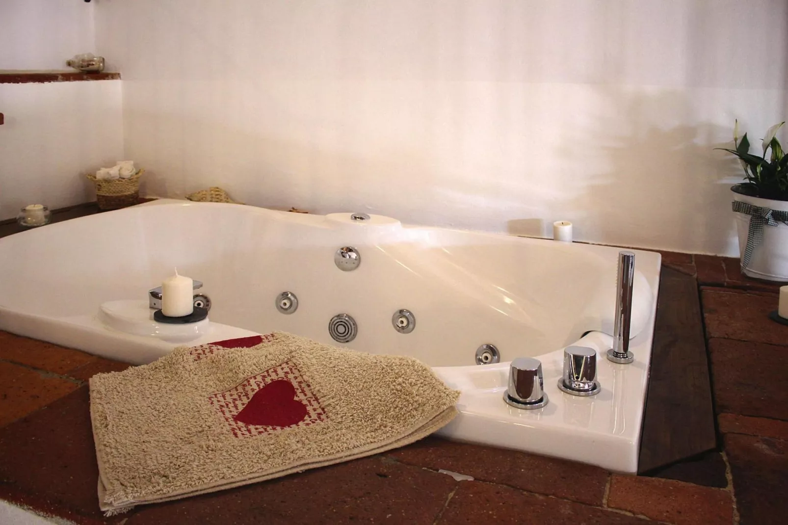 Holiday home Casa Vecchio Frantoio, Camaiore-Lombrici-Casa Vecchio Frantoio-Bathroom
