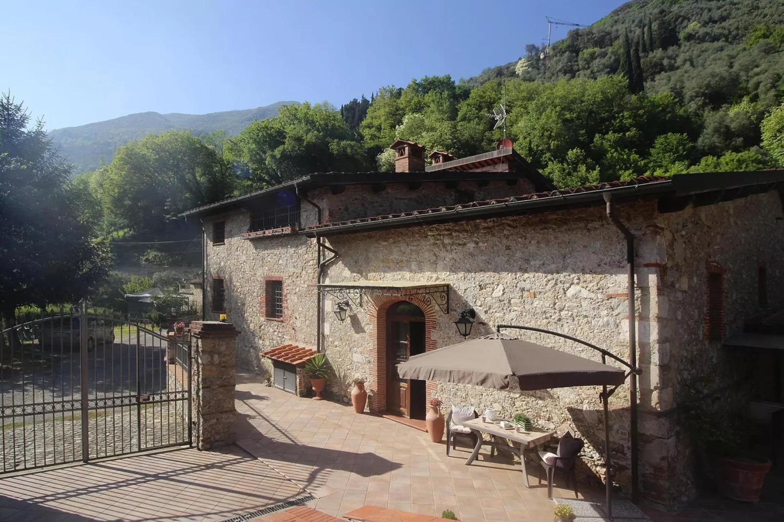 Holiday home Casa Vecchio Frantoio, Camaiore-Lombrici-Casa Vecchio Frantoio-Exterior summer