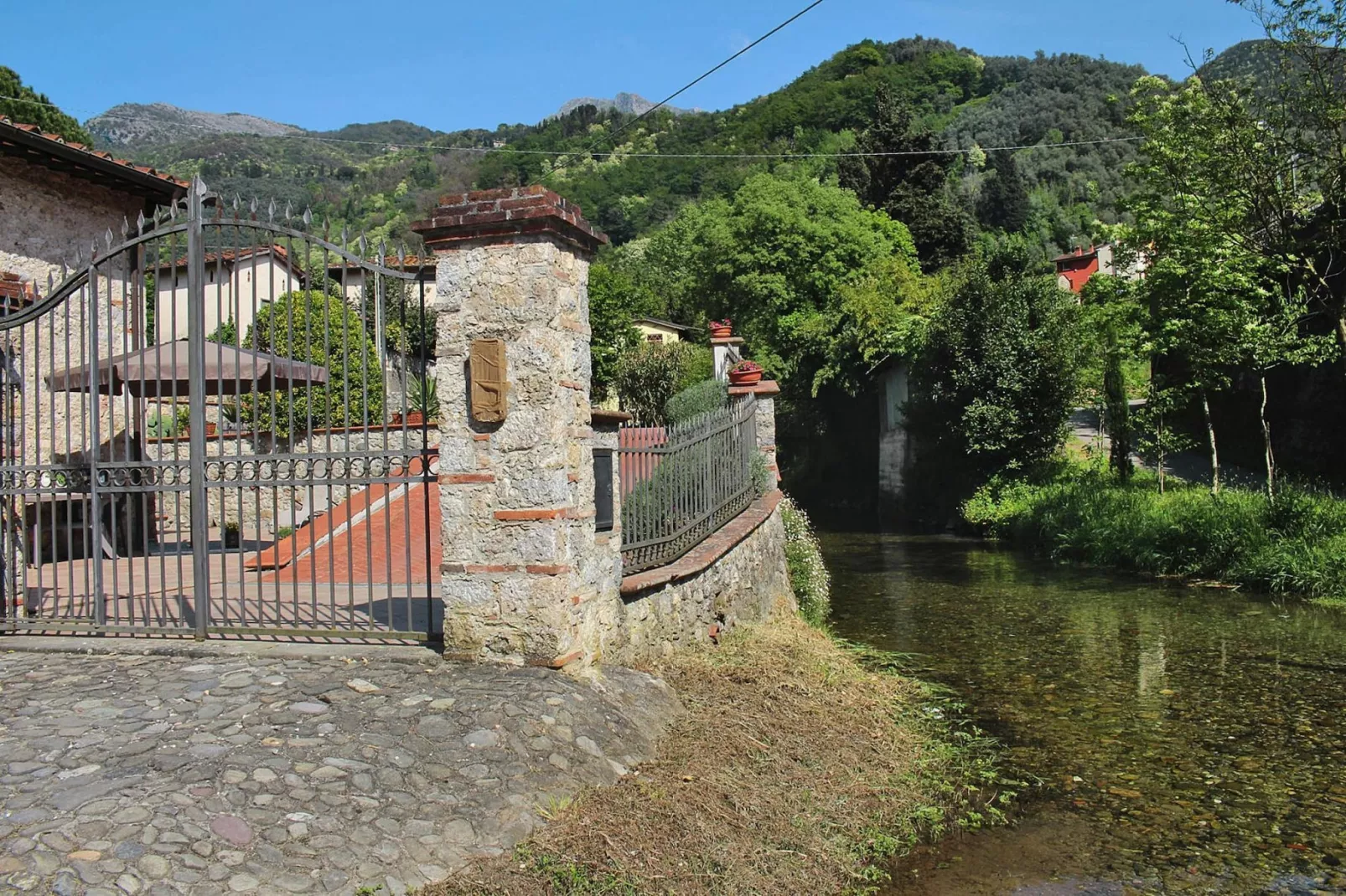Holiday home Casa Vecchio Frantoio, Camaiore-Lombrici-Casa Vecchio Frantoio-Areas summer 1km