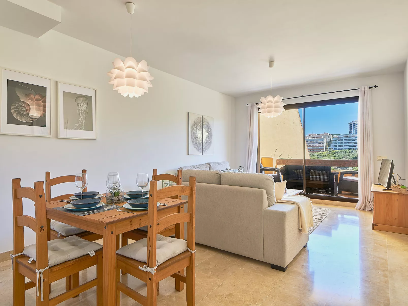 Duquesa Golf Views-Inside