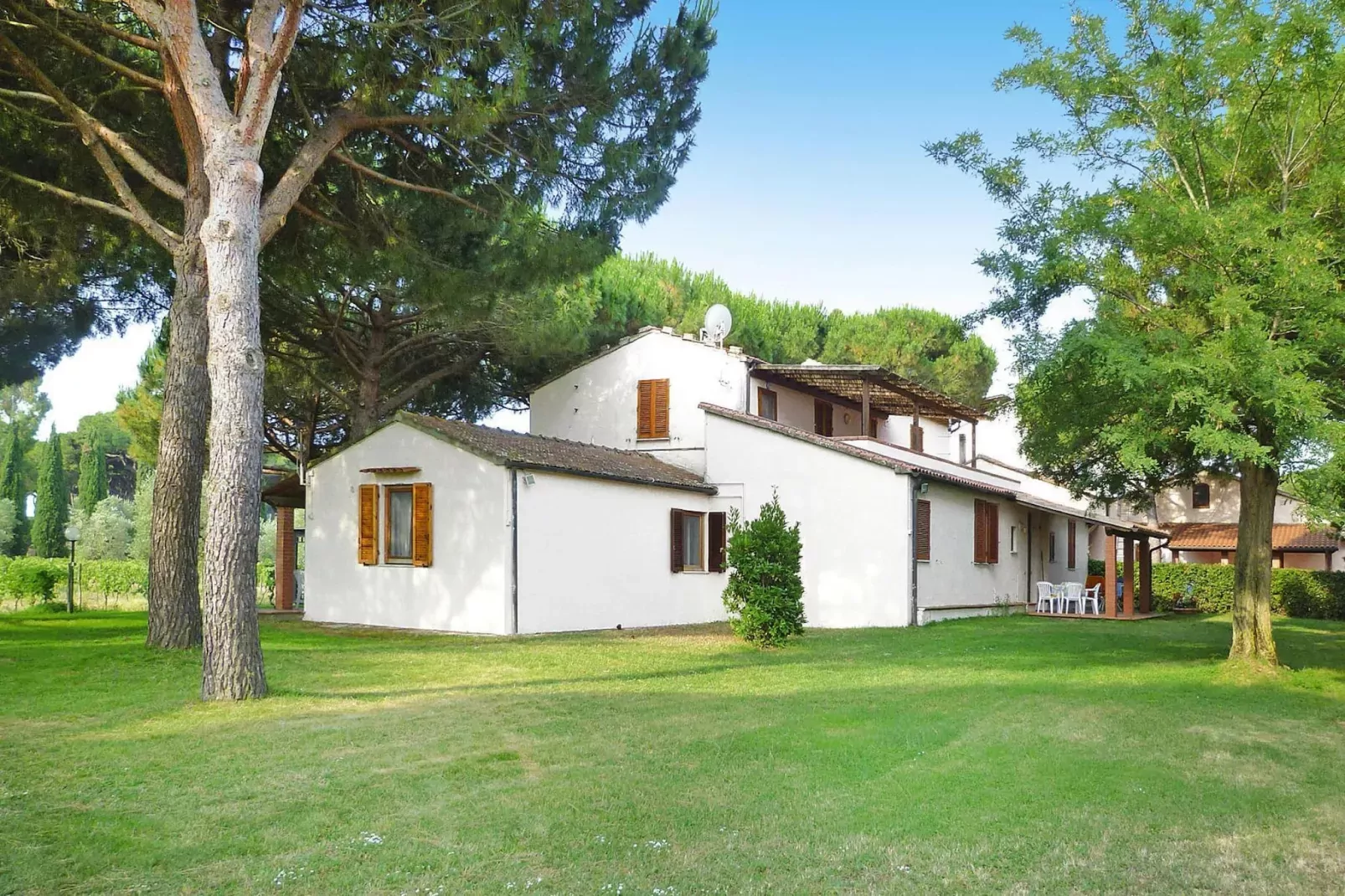 Ferienanlage Azienda Canova Seconda Marina di Grosseto Mono  im OG Haupth/Verwalterhaus Garten-Exterior summer