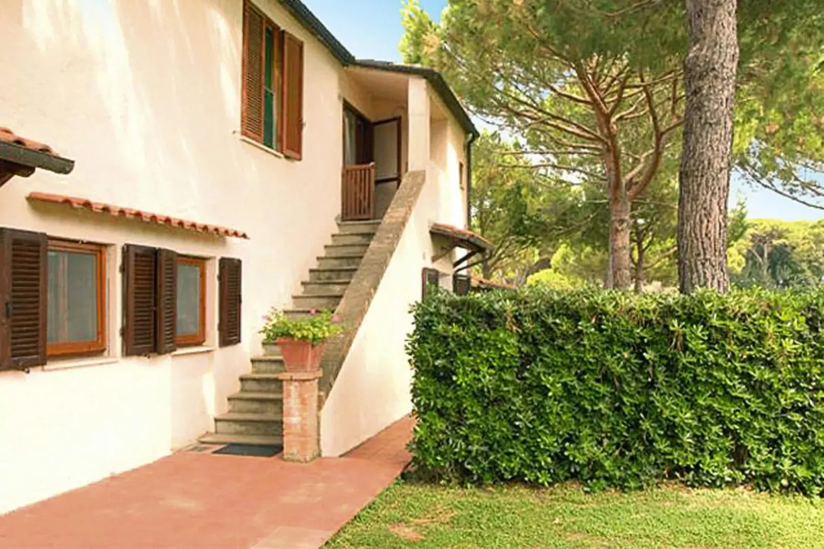 Ferienanlage Azienda Canova Seconda Marina di Grosseto Mono  im OG Haupth/Verwalterhaus Garten-Gardens summer