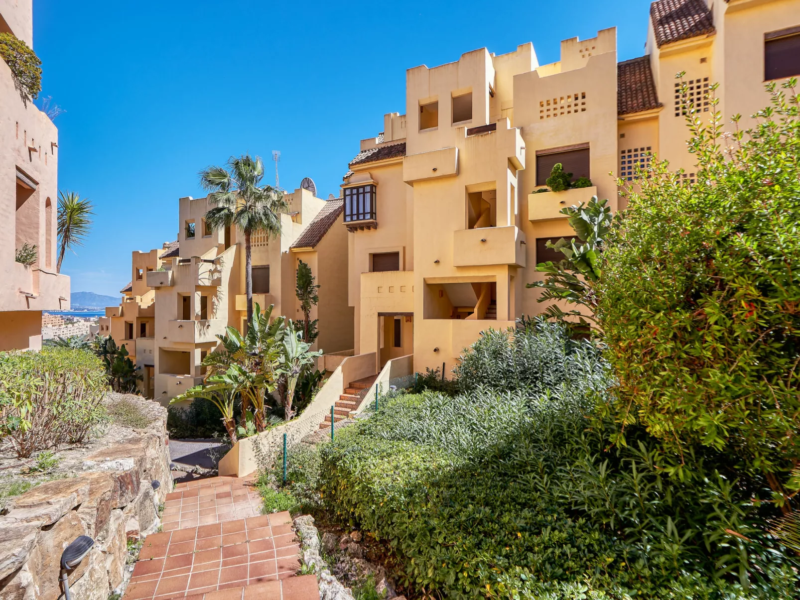 Duquesa Golf Views-Outside