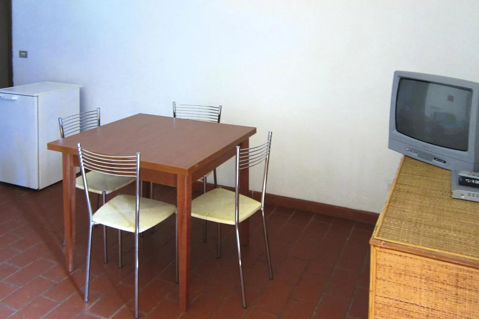 Ferienanlage Azienda Canova Seconda Marina di Grosseto EG  oder EG u OG Nebengebäude Gartenanteil-Esszimmer