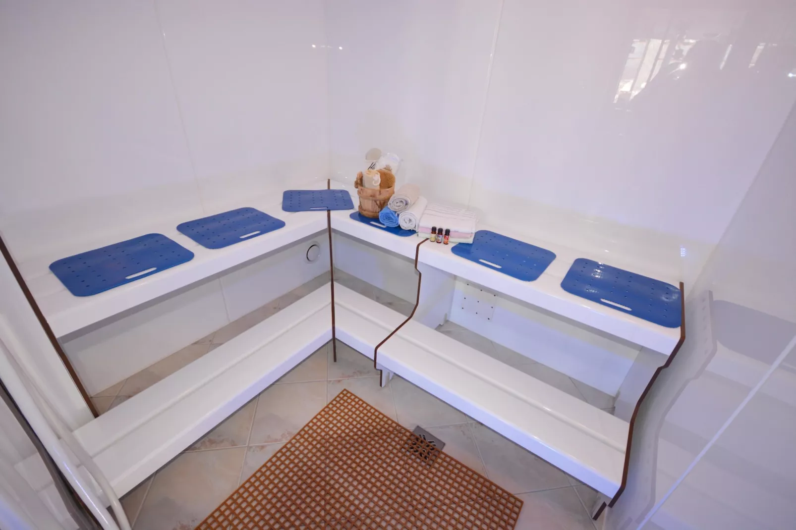 Lechner Alpenrose-Bathroom