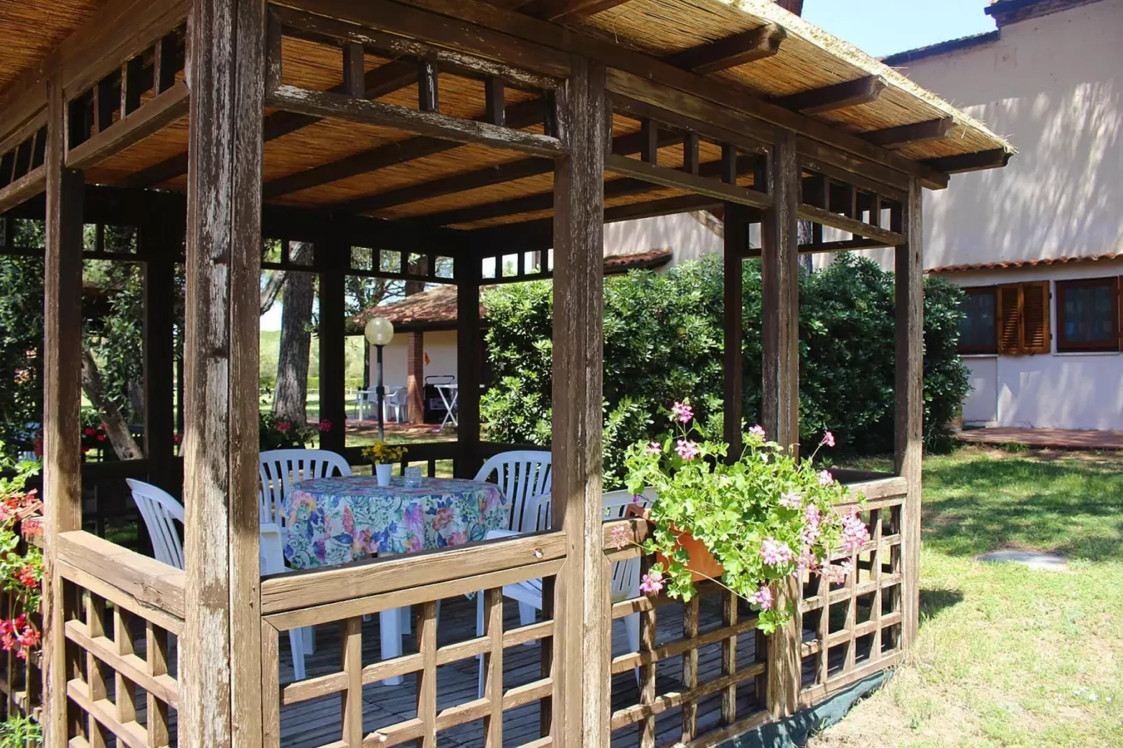 Ferienanlage Azienda Canova Seconda Marina di Grosseto EG  oder EG u OG Nebengebäude Gartenanteil-Terrassenbalkon