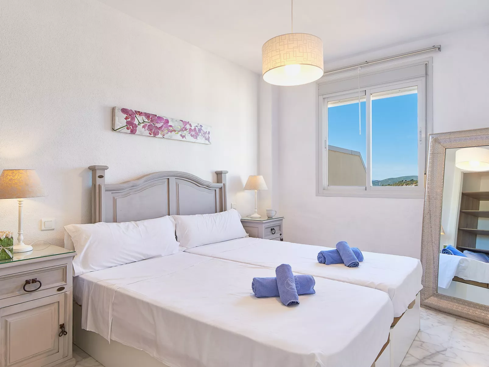 Mar y Monte Casares-Inside
