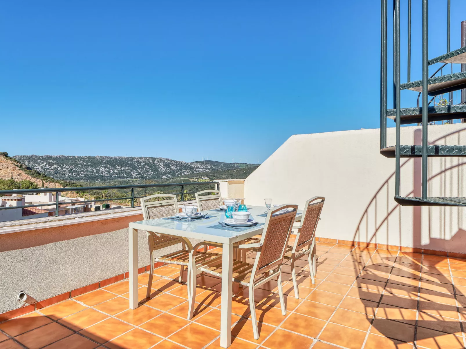 Mar y Monte Casares-Outside
