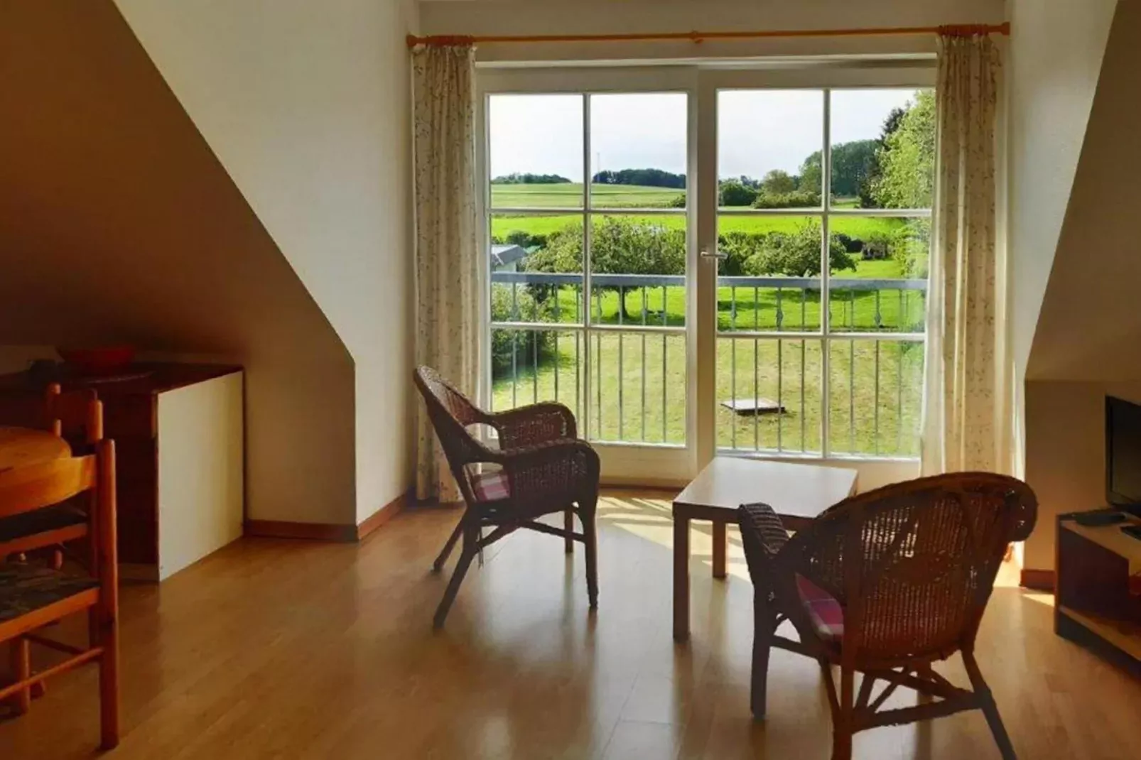 Wohnung oben rechts-Wohnzimmer