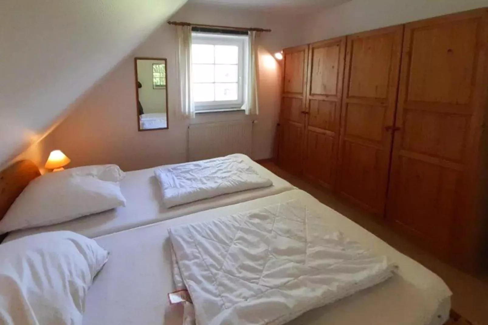 Wohnung oben rechts-Schlafzimmer