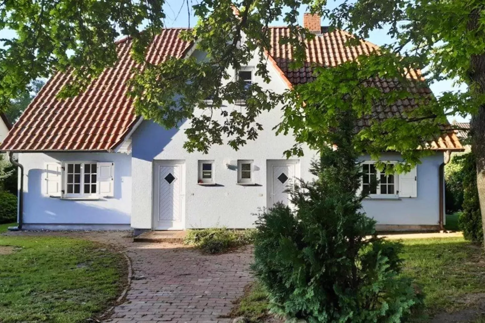 Wohnung oben rechts-Außenbereich Sommer