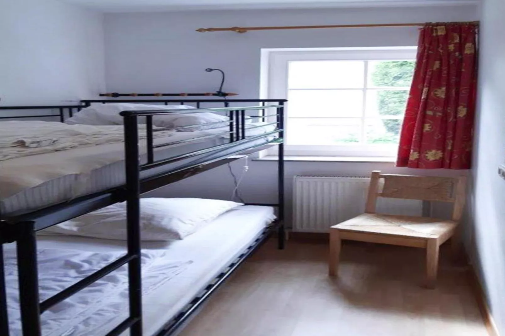 Wohnung unten links-Chambre