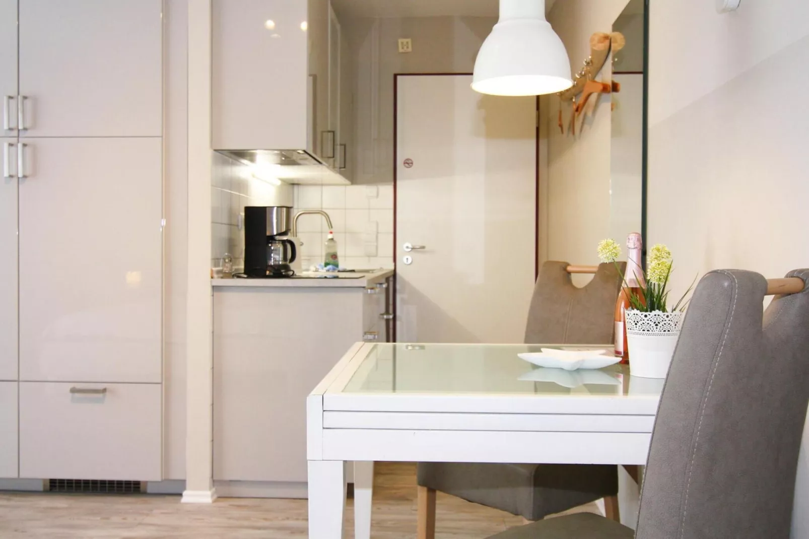 Ferienwohnung Kleiner Seestern Wiek-Wohnung 33-Dining room