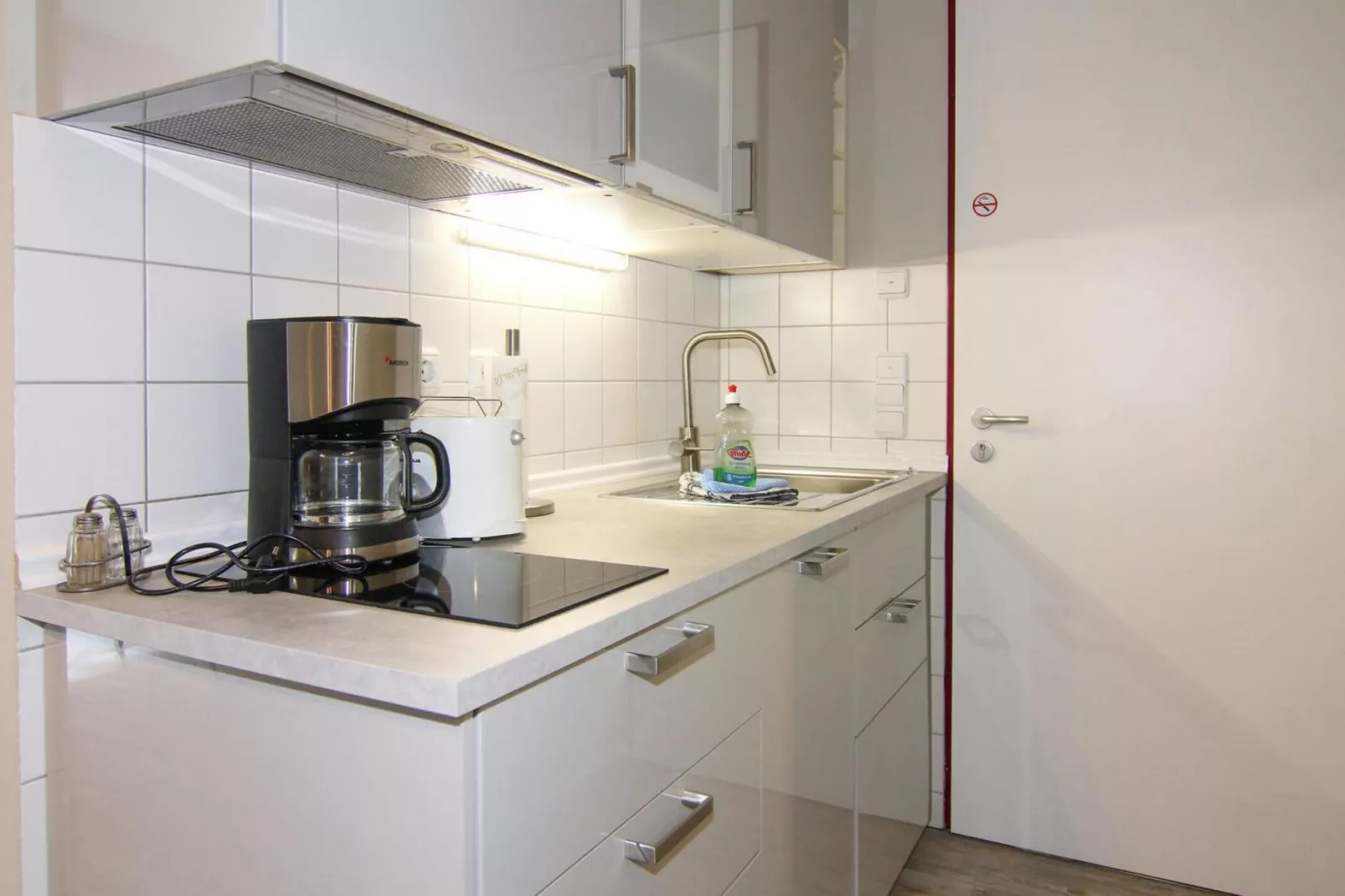 Ferienwohnung Kleiner Seestern Wiek-Wohnung 33-Kitchen