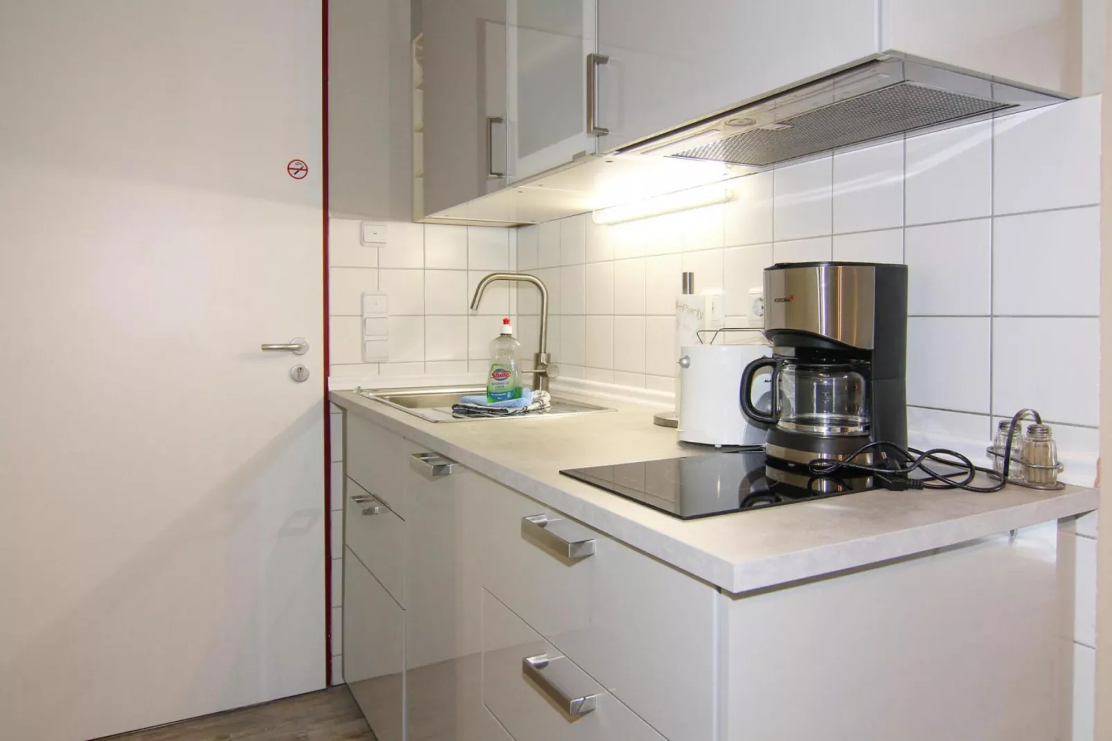 Ferienwohnung Kleiner Seestern Wiek-Wohnung 33-Kitchen