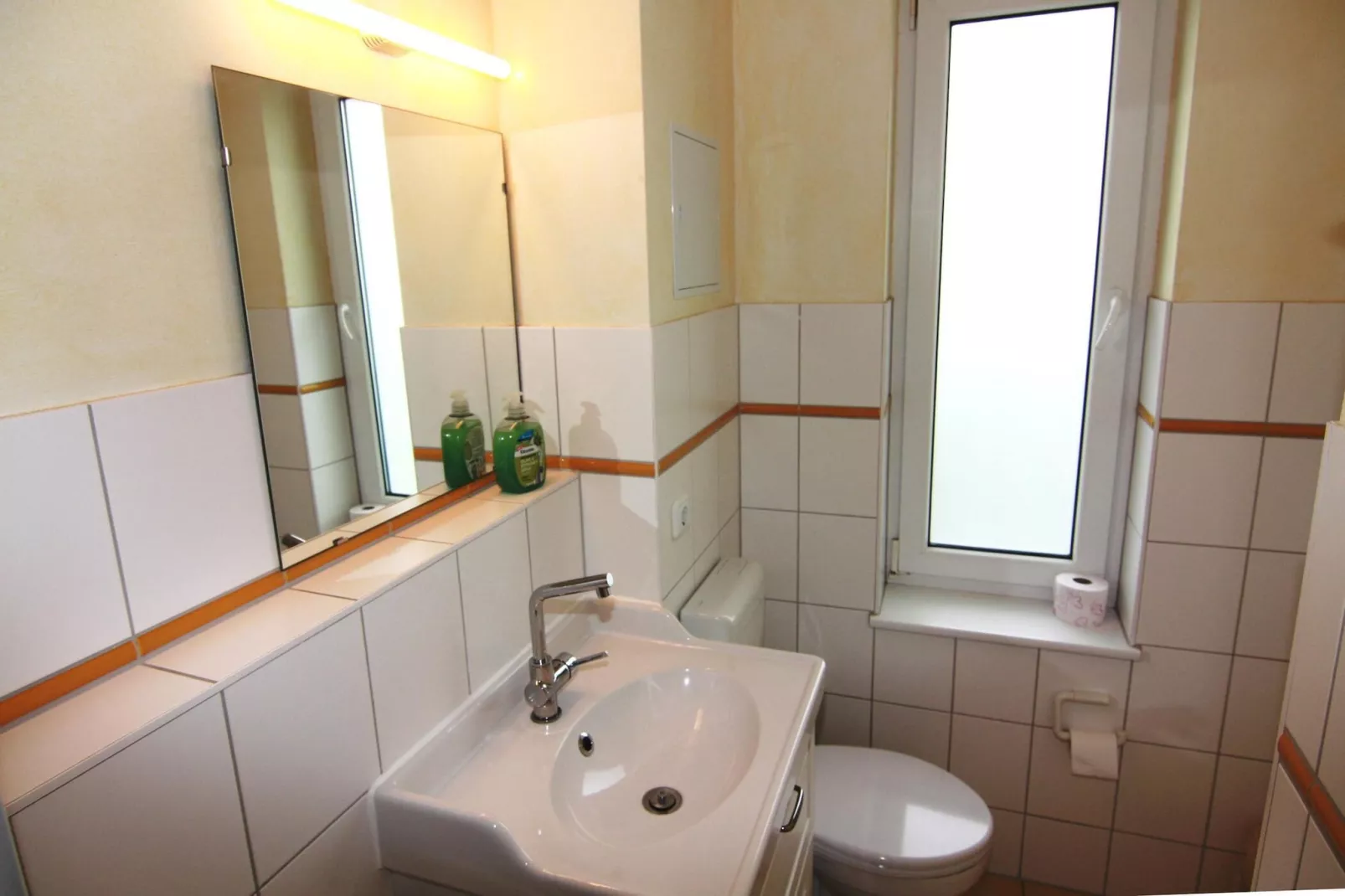 Ferienwohnung Kleiner Seestern Wiek-Wohnung 33-Bathroom