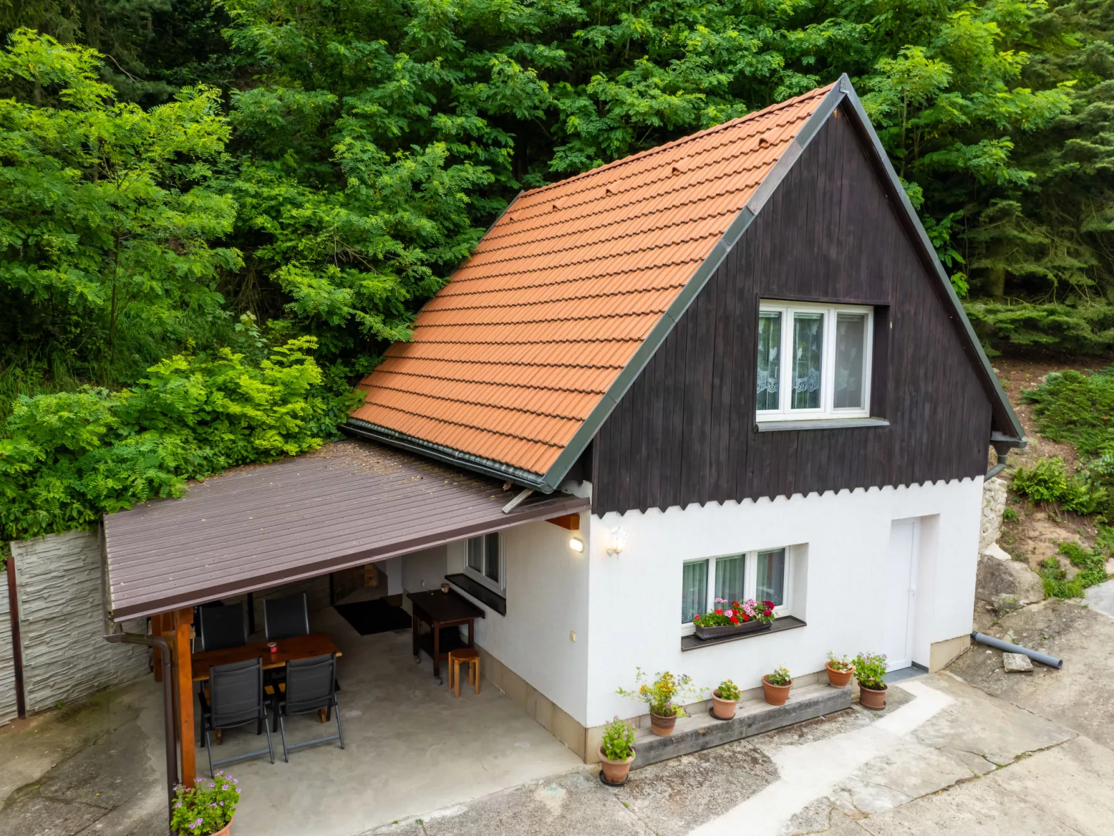 Zimořský domek-Draußen