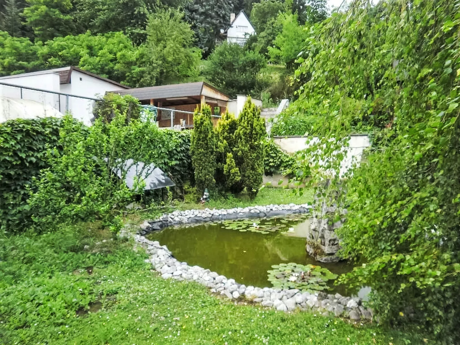 Zimořský domek-Draußen