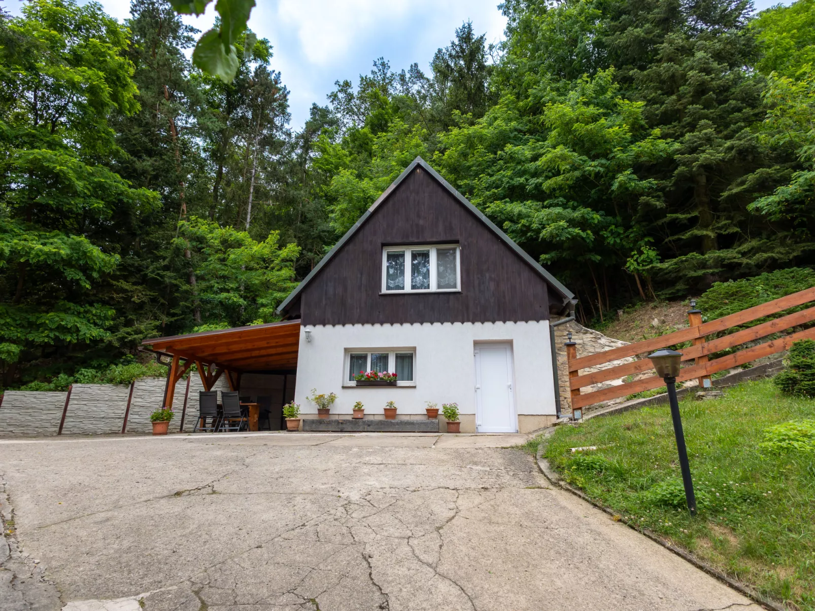 Zimořský domek-Draußen