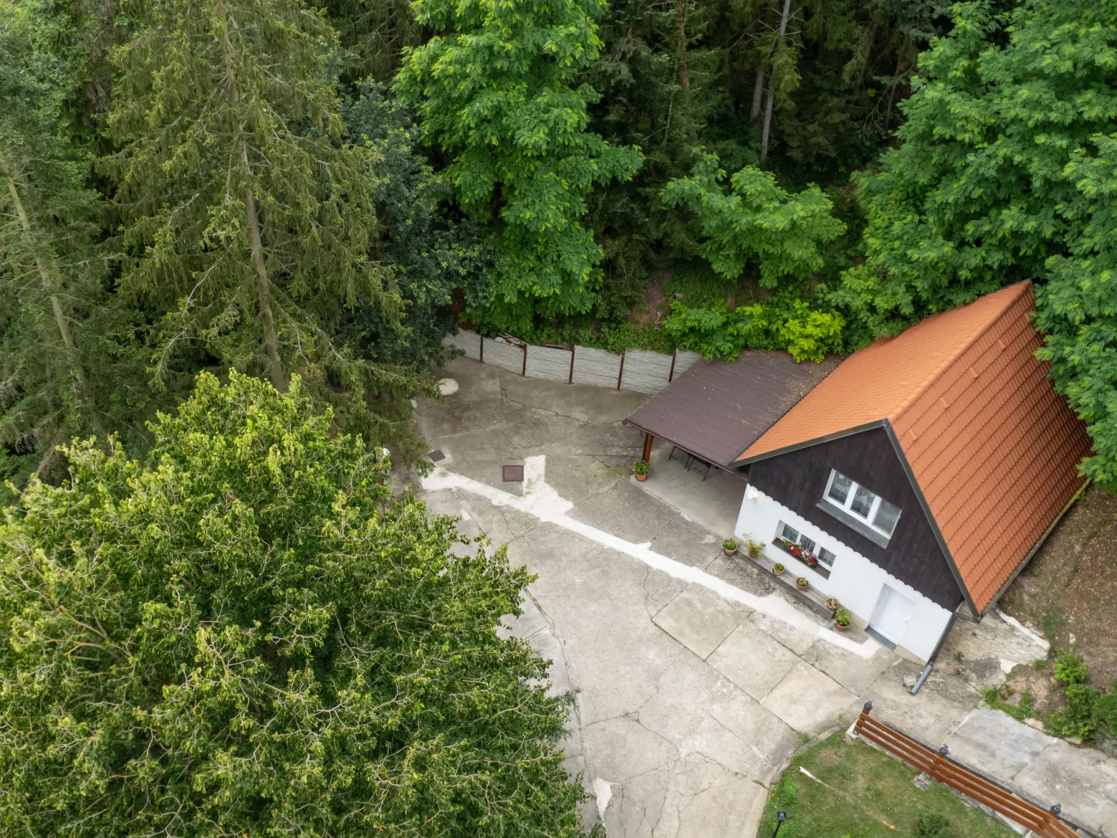 Zimořský domek-Draußen