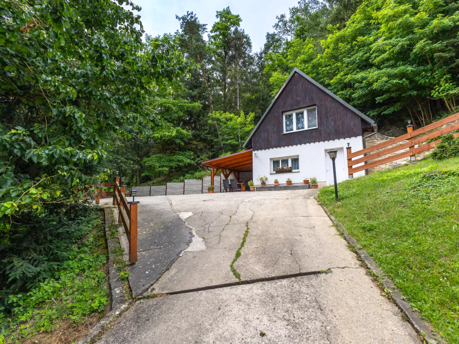 Zimořský domek-Draußen
