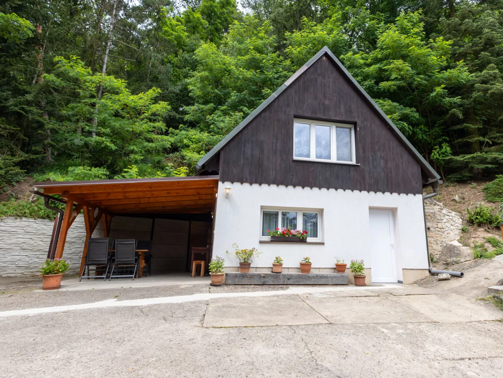 Zimořský domek-Draußen