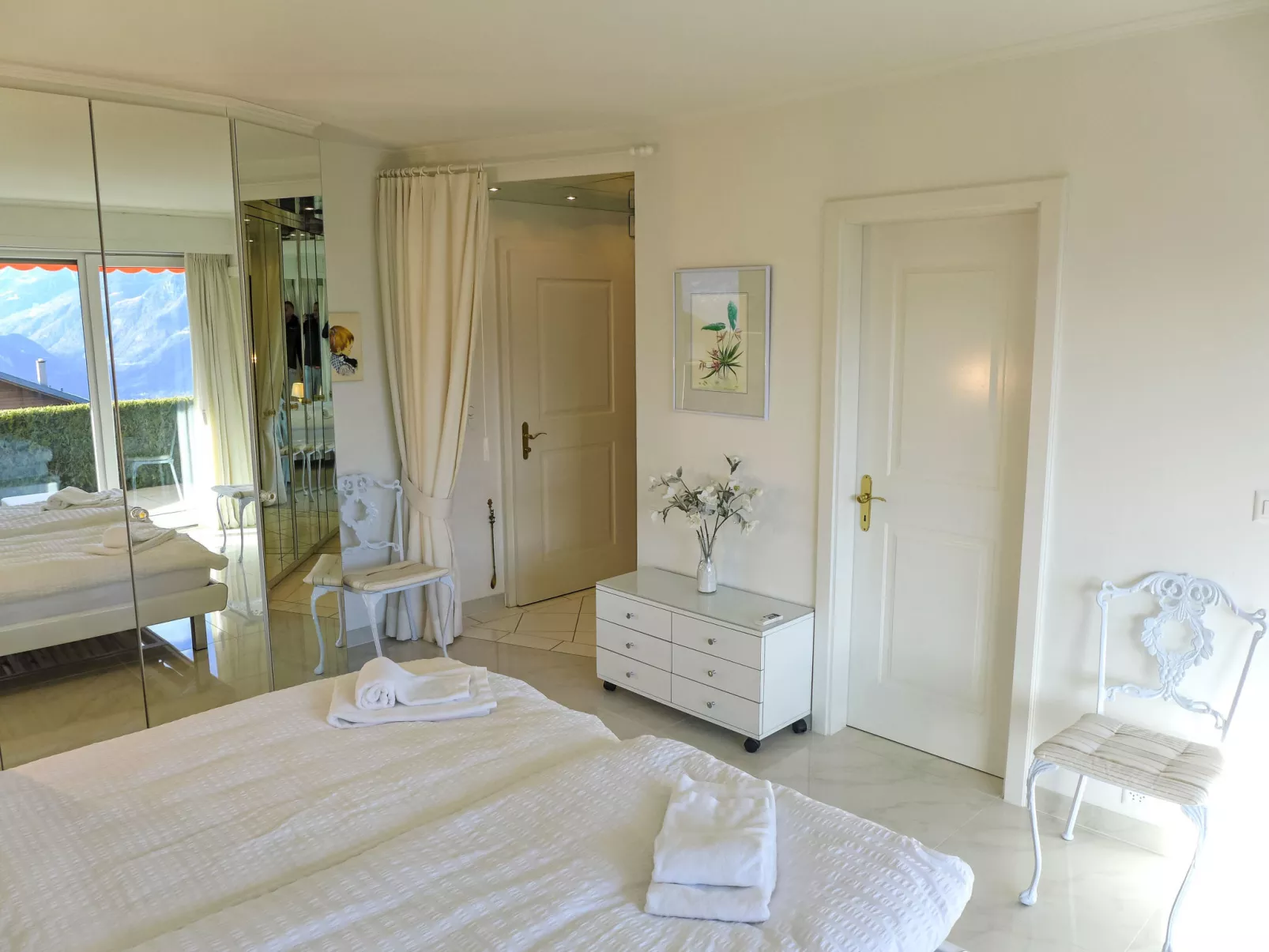Marigny Dent-Blanche 9-8-Inside
