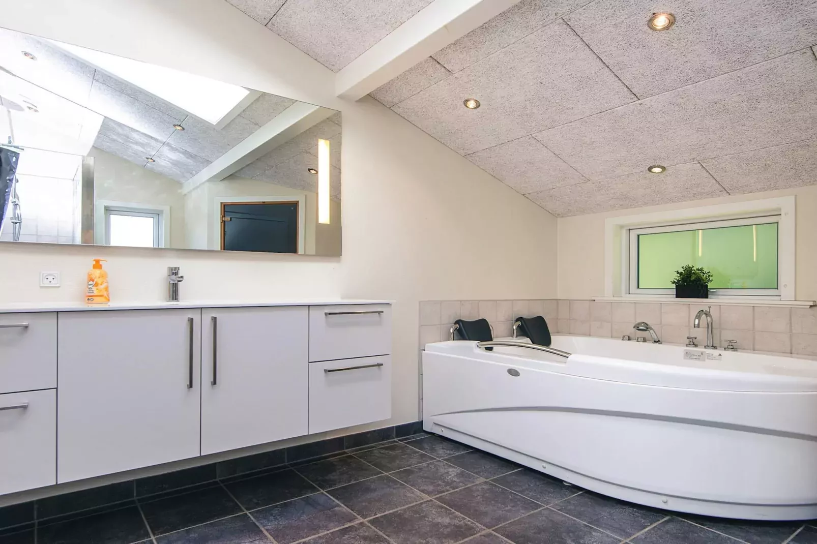 8 person holiday home in Oksbøl-By Traum-Indoor