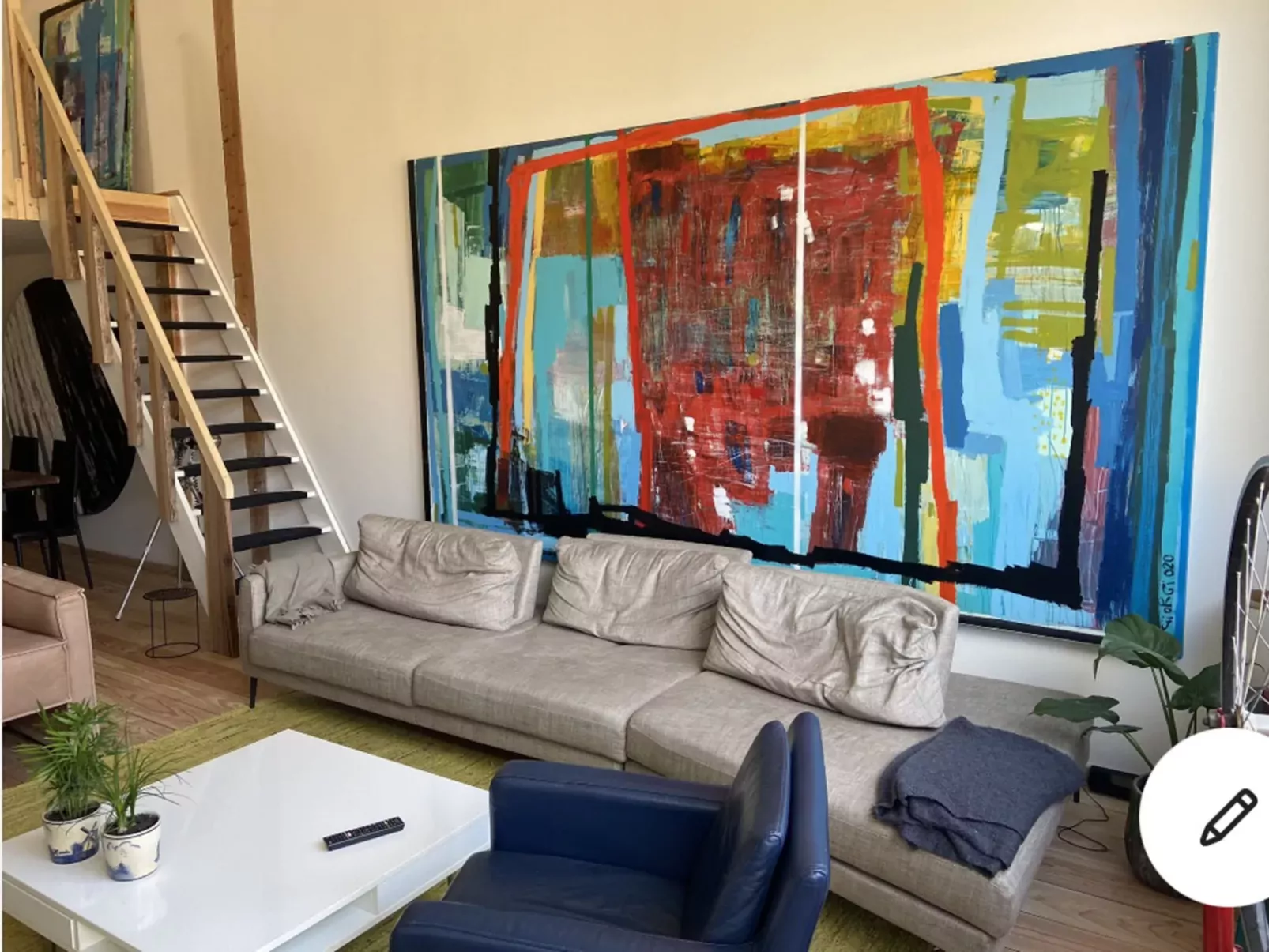 Luca’s Loft-Inside