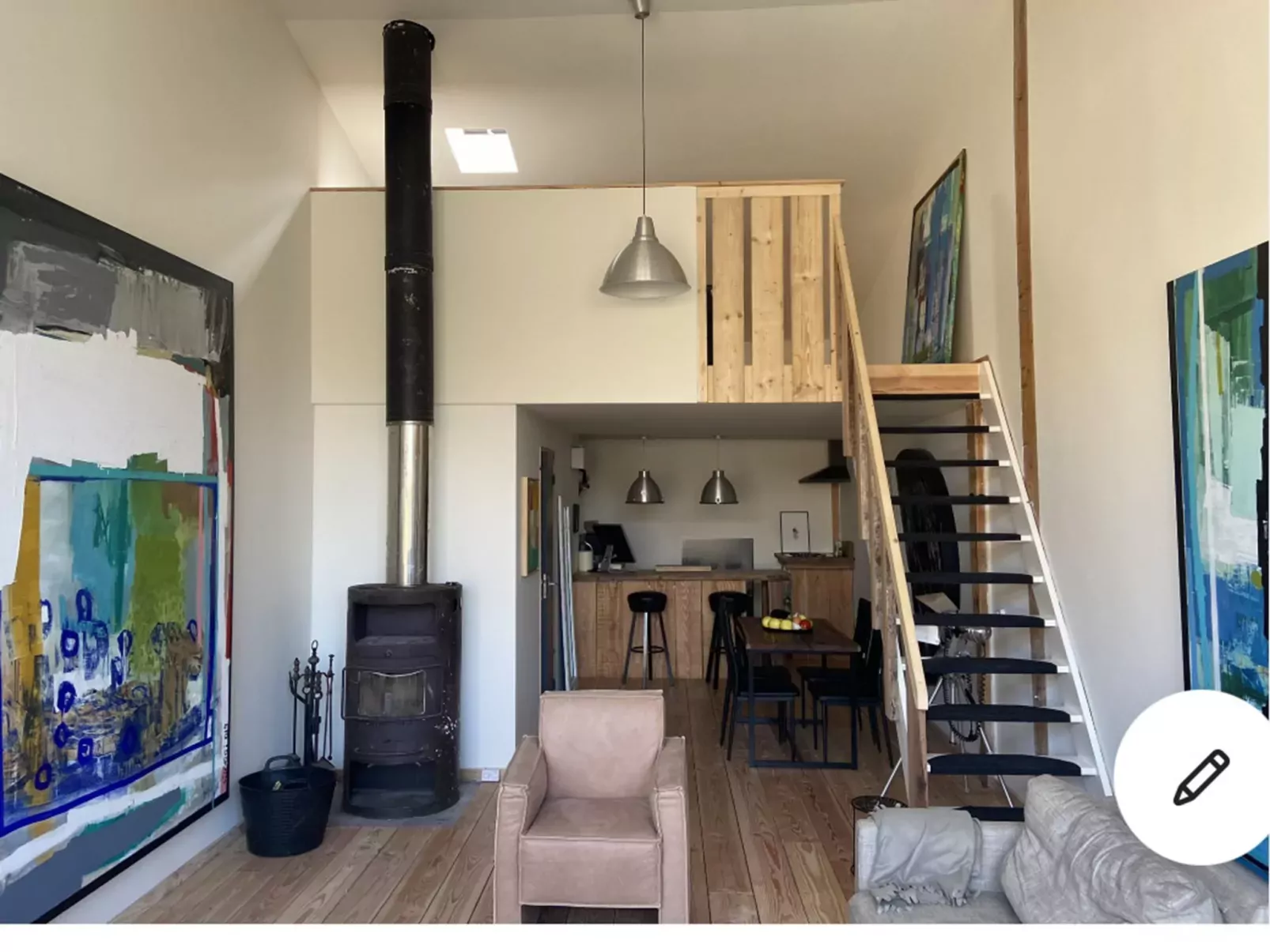 Luca’s Loft-Inside