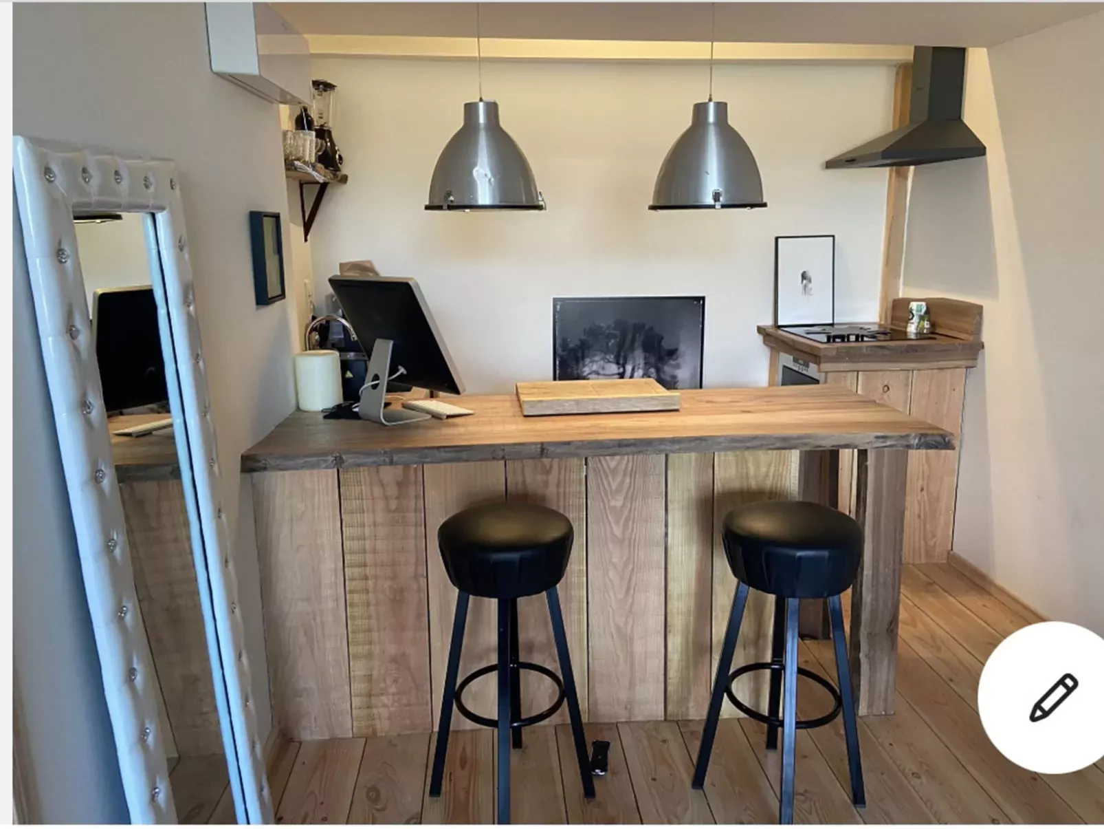 Luca’s Loft-Inside