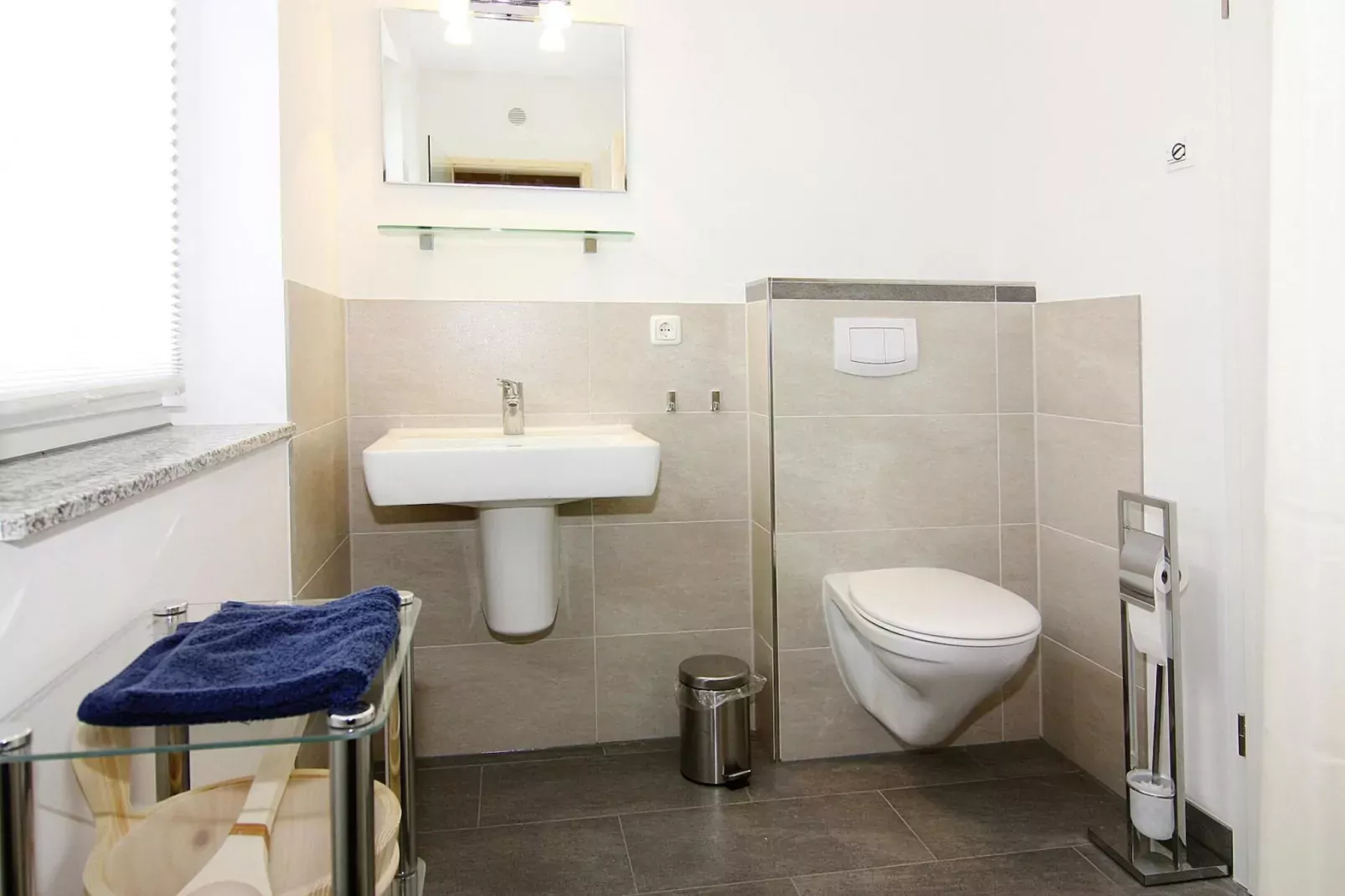 Ferienhaus Lotsenhaus Vieregge-Badezimmer