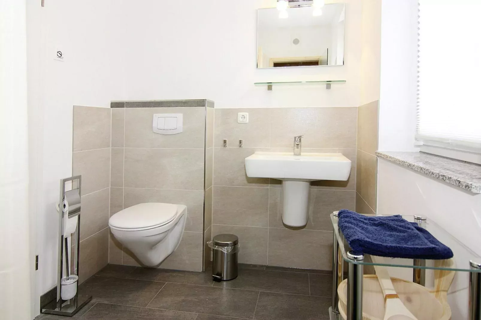 Ferienhaus Lotsenhaus Vieregge-Badezimmer