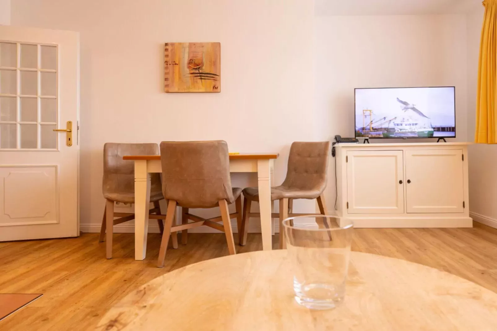 407574-Dining room
