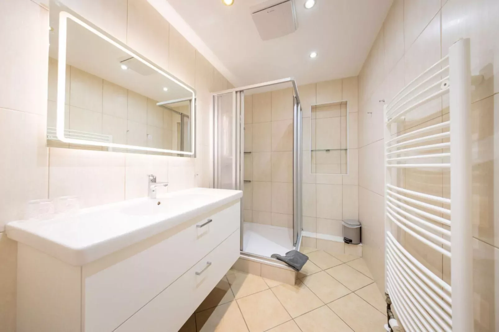 407574-Bathroom