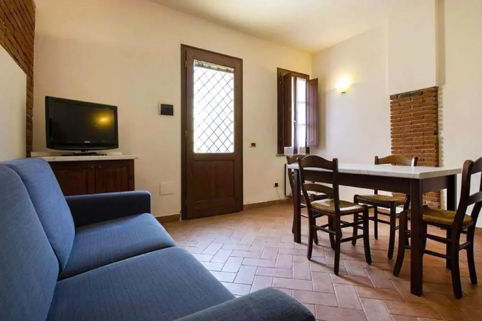 Bilo-Living room