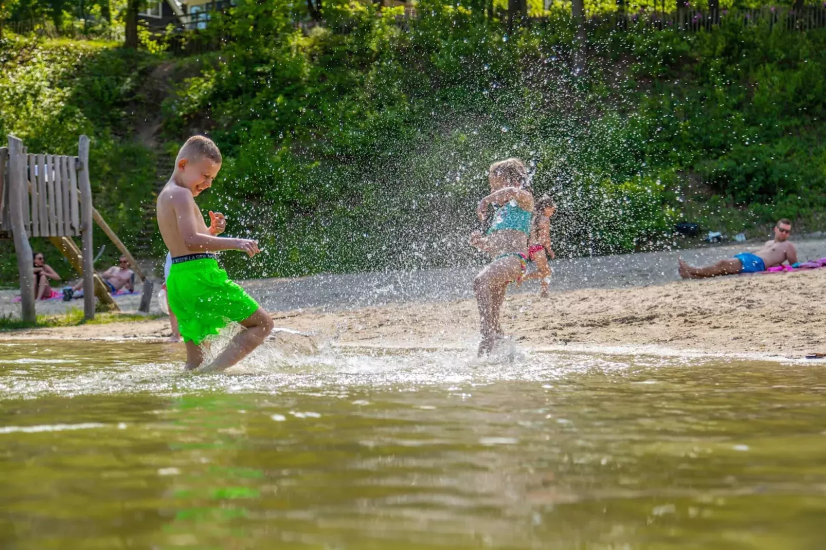 Resort Maasduinen 10-Areas summer 1km