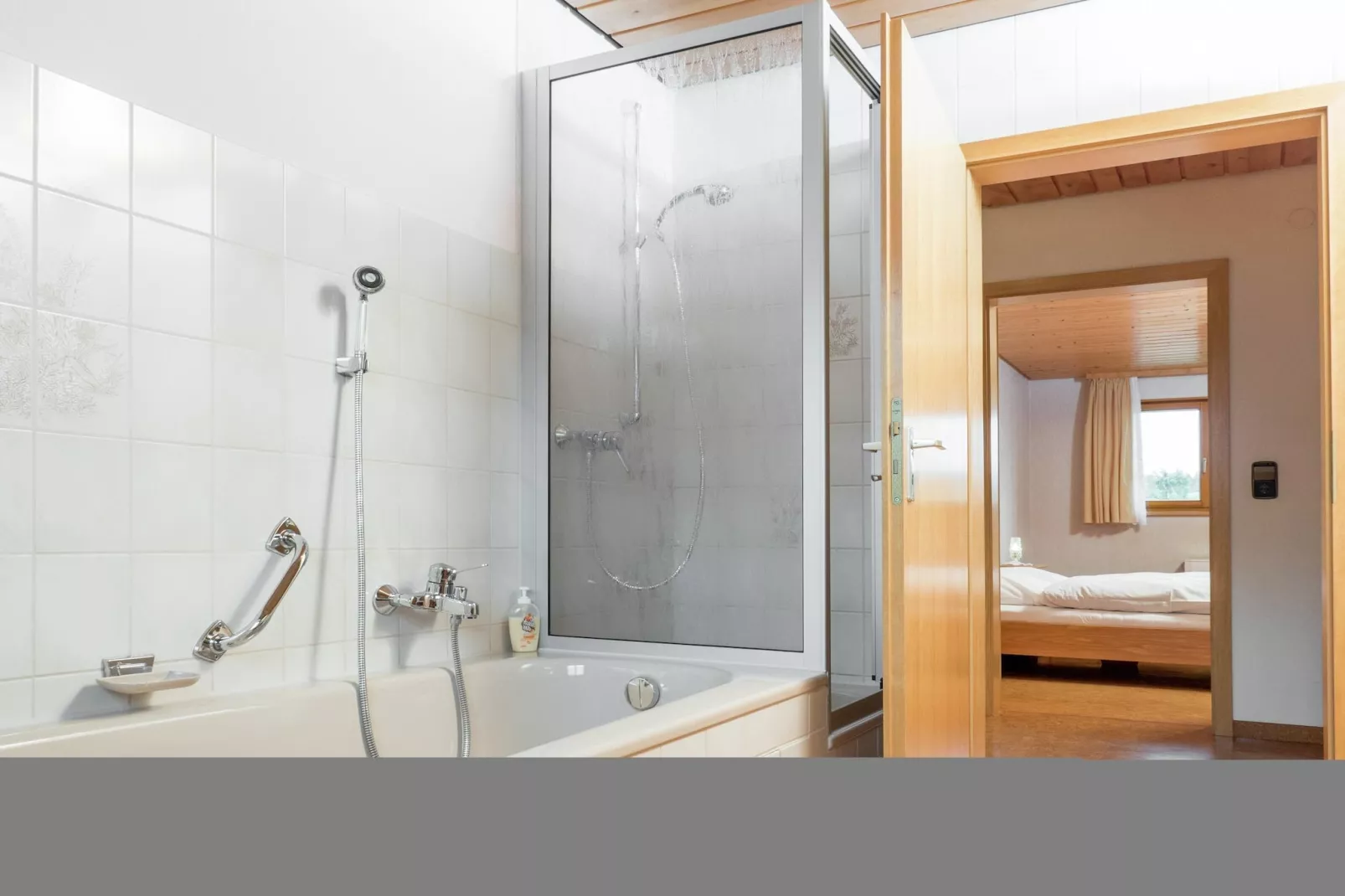Marianne-Bathroom