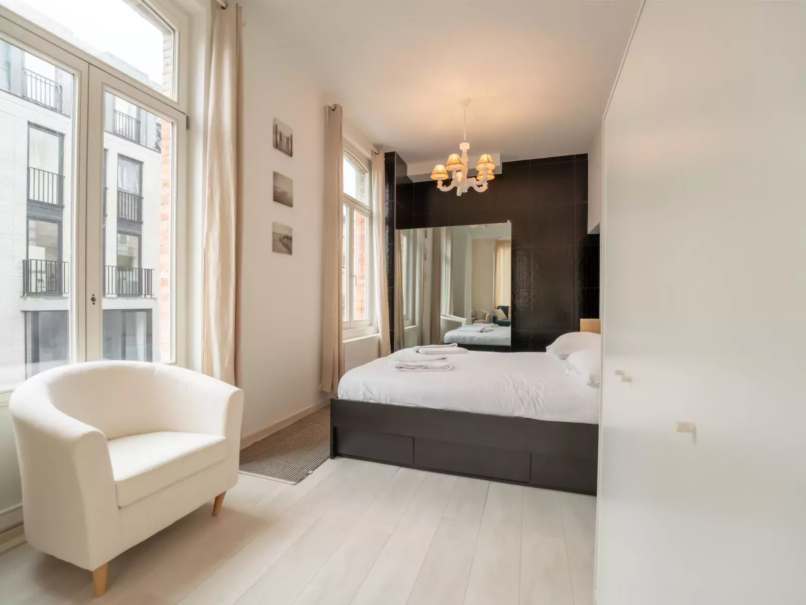 Centrally located "Charlemagne I"-Inside