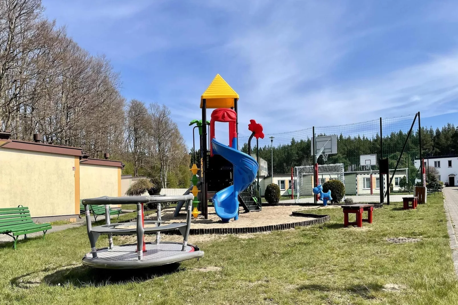 Domki wakacyjne JAROSZOWIEC domki 1-pokojowe Łazy-Park facilities