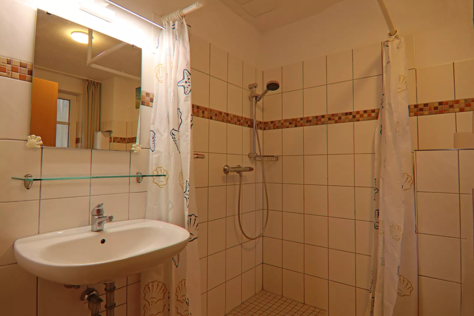 Dünenwaldhaus links Typ 1-Bathroom