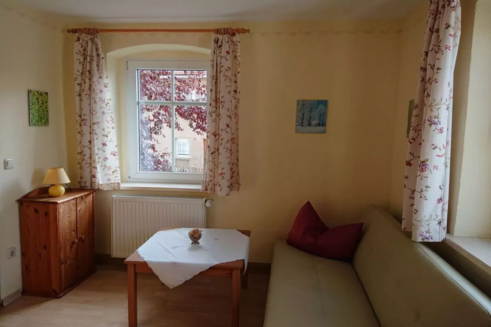 733-Living room