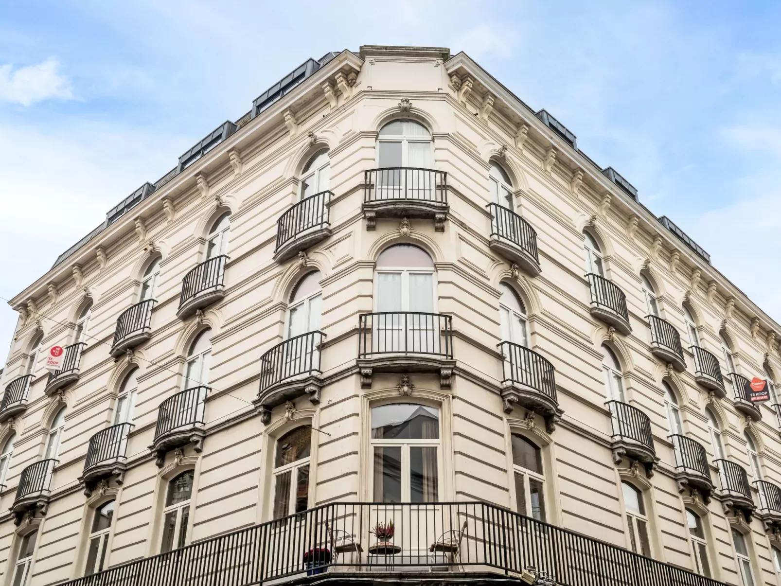 Gelsea with parking and terrace-Outside