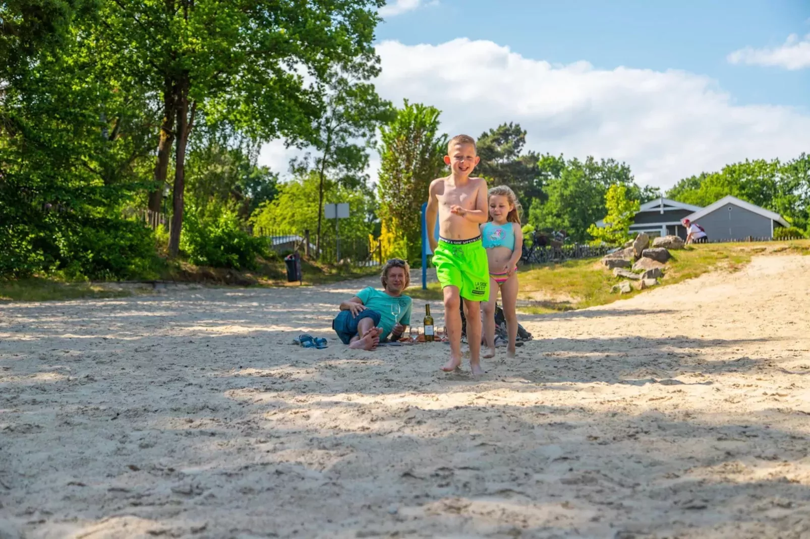Resort Maasduinen 14-Areas summer 1km