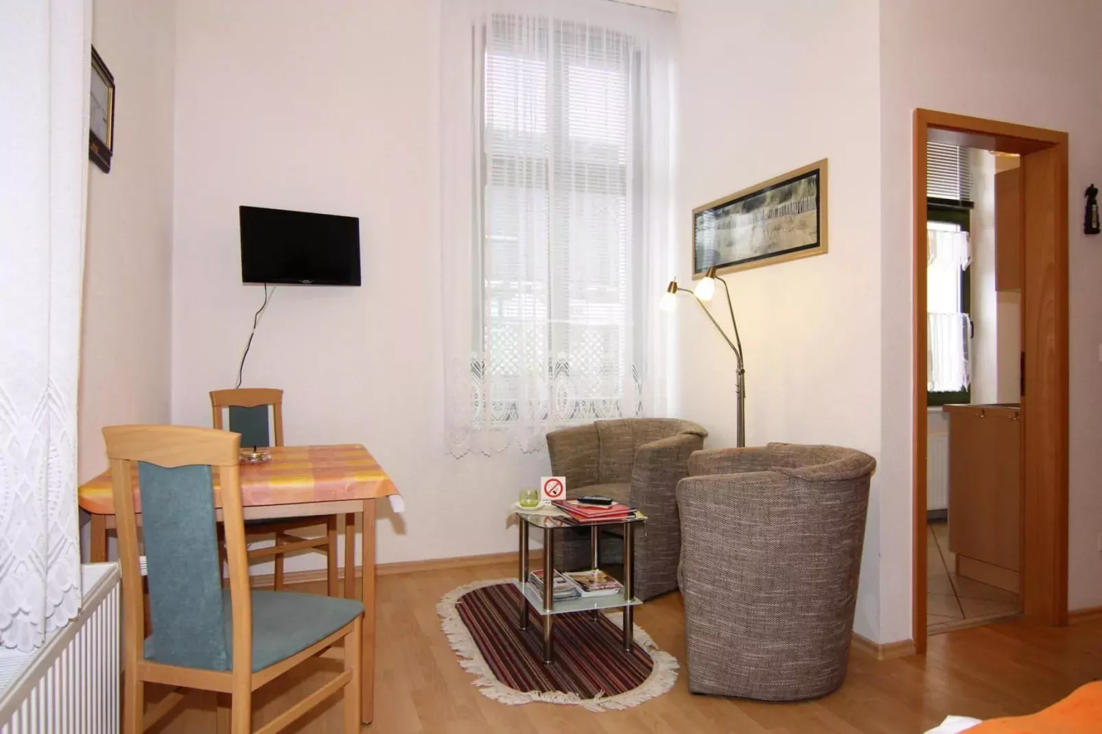 Sonnenterrasse Im EG Goethestr 10-Living room