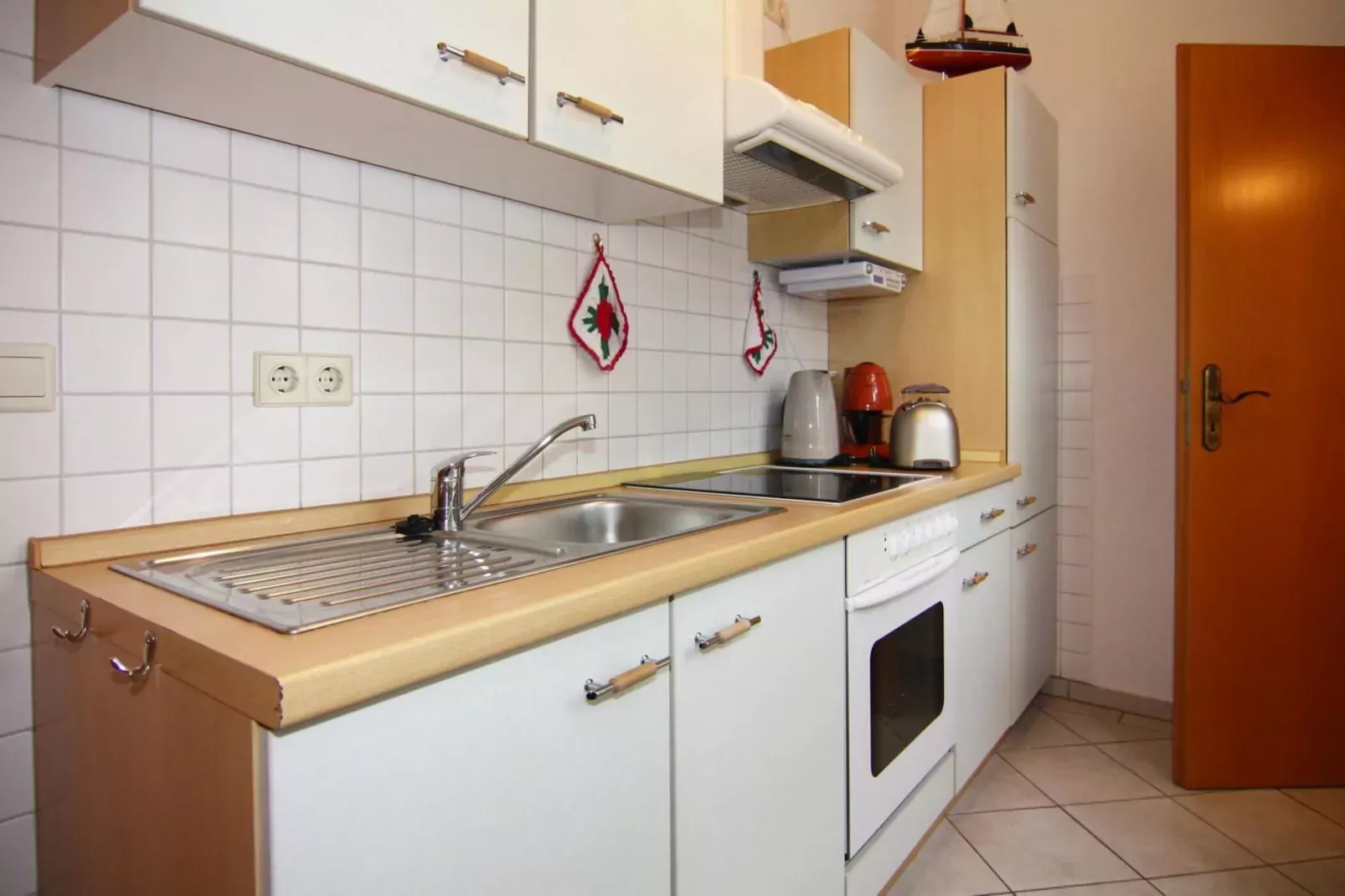 Sonnenterrasse Im EG Goethestr 10-Kitchen