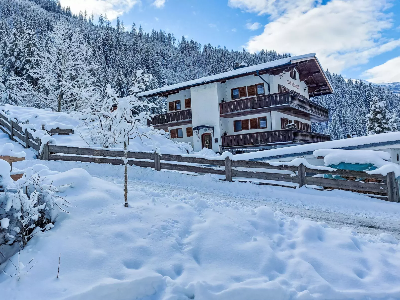 Haus Kötschach-Outside