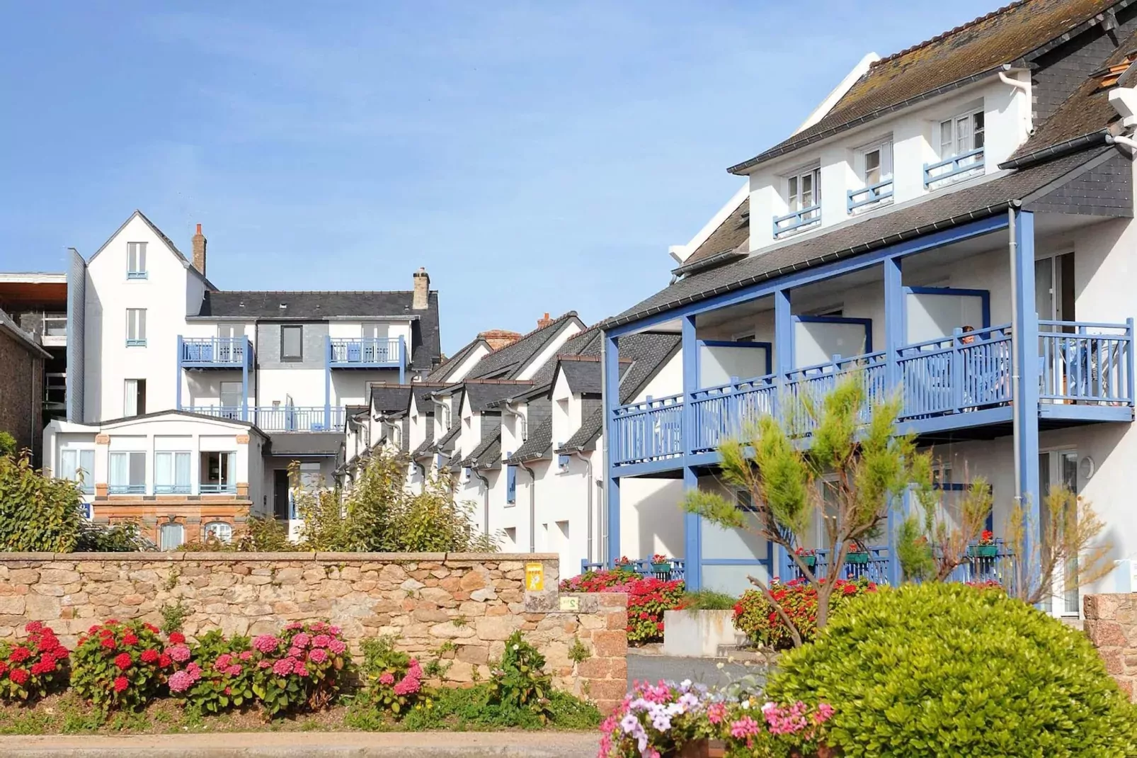 Résidences Les Bains 2-Außenbereich Sommer