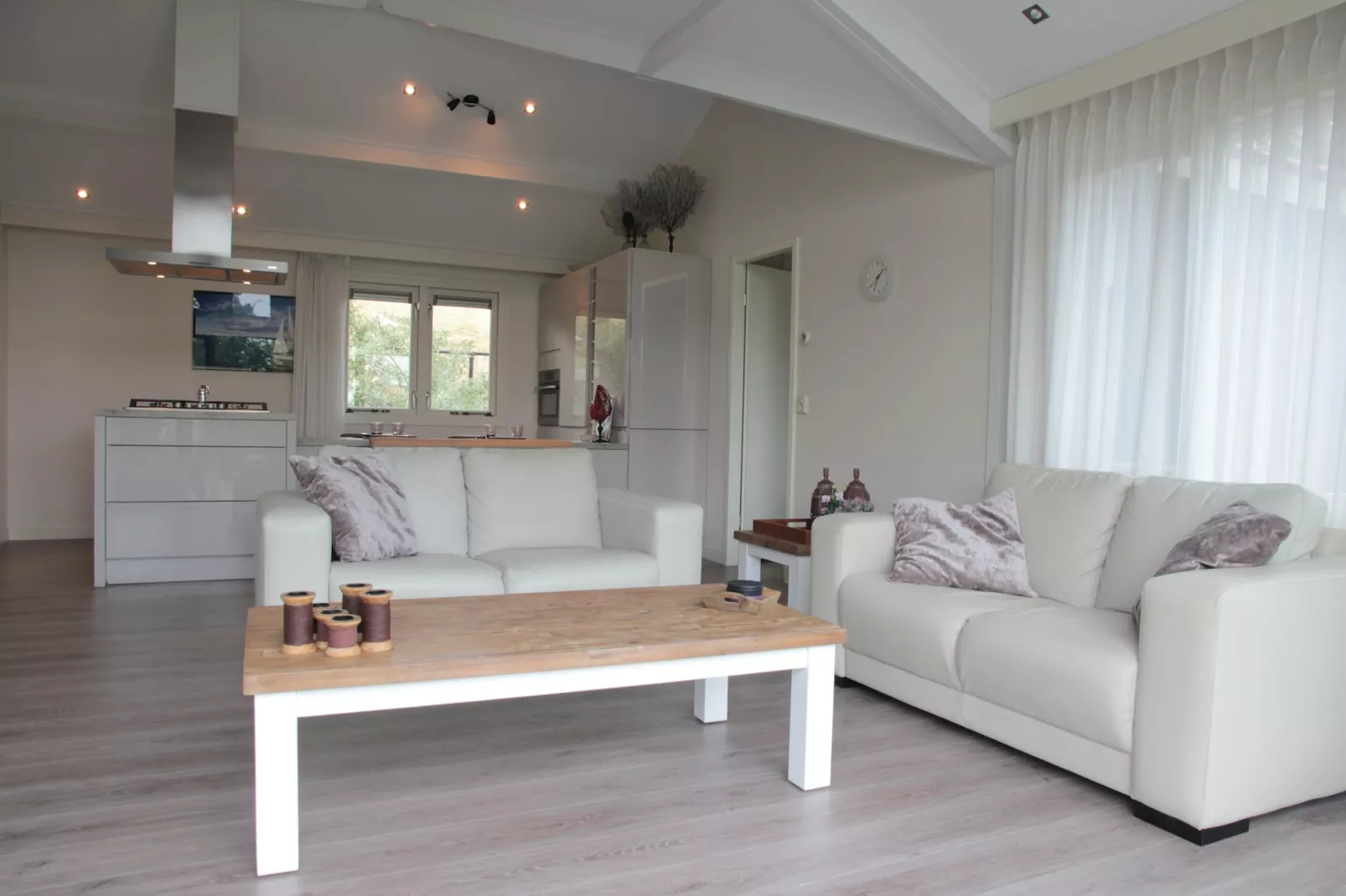 Sunny Oosterschelde-Living room