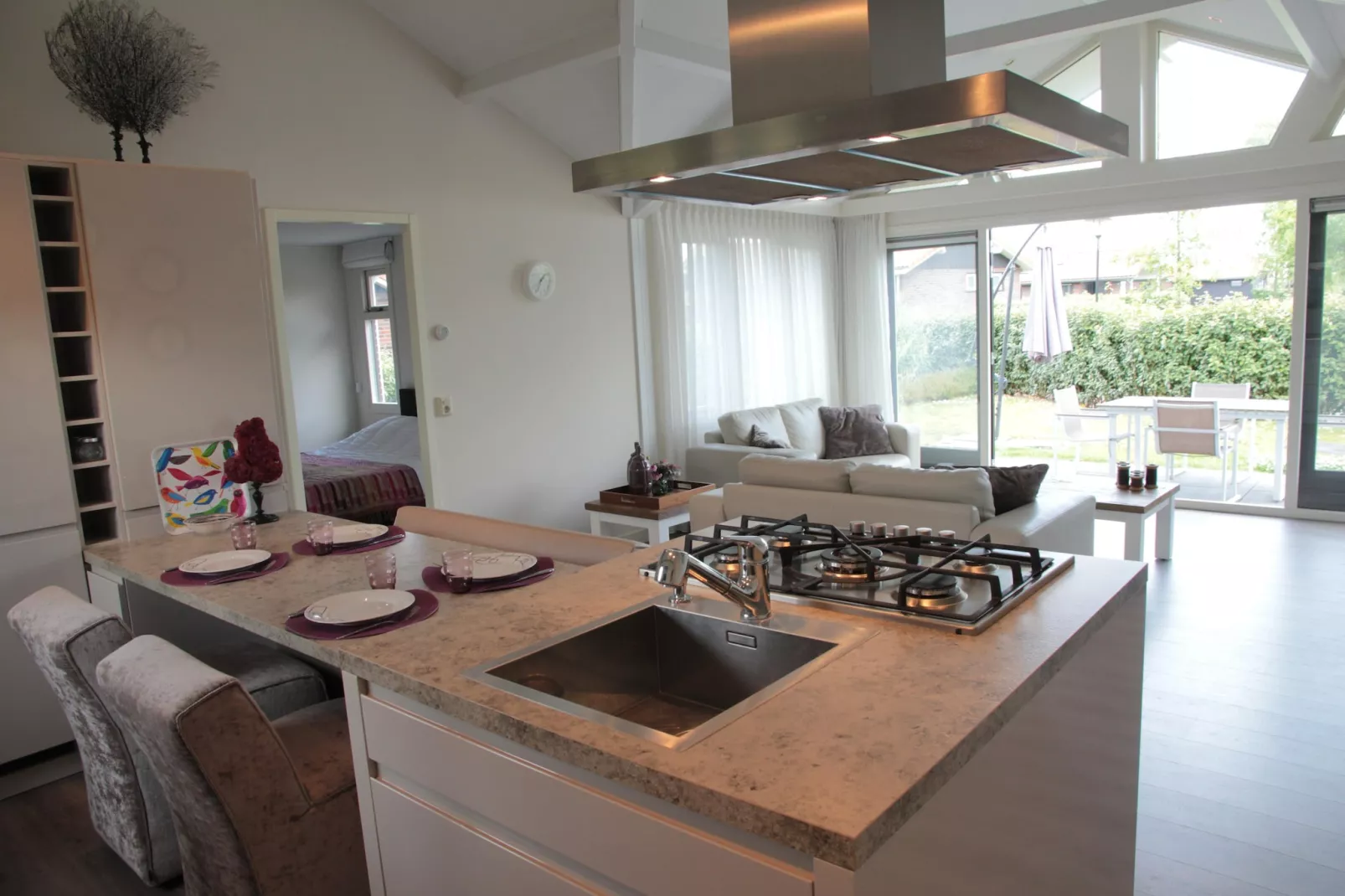 Sunny Oosterschelde-Kitchen